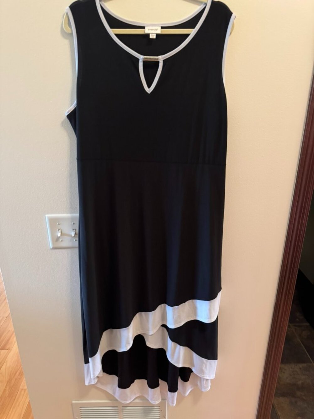 Avenue 18/20 Black White Keyhole Ruffle Hem Colorblock Swing Dress Plus Size 2X